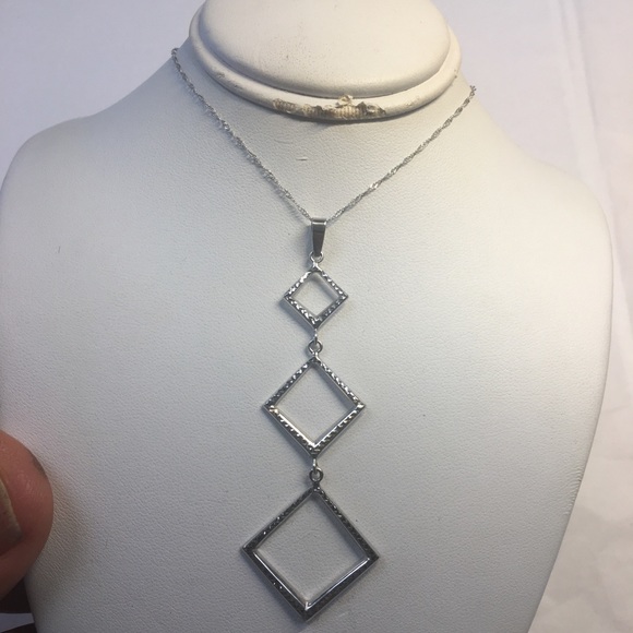 14K white gold diamond cut pendant - Picture 2 of 5
